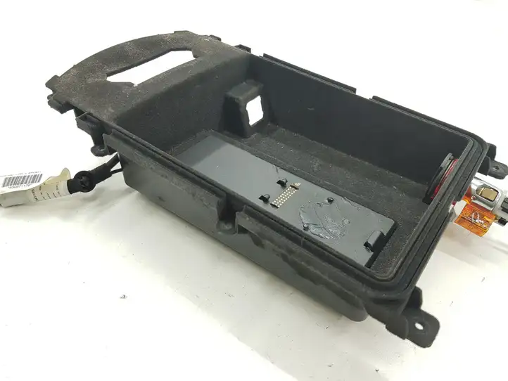 Audi A6 C7 (2011 - 2014) 4G0864981J Ящик центральной консоли — фото 3