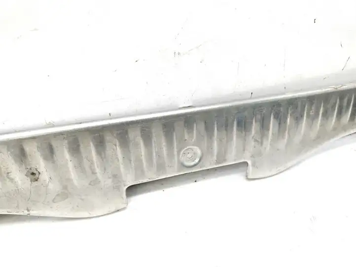 Renault Espace IV (2006 - 2012) 8200074884 Отделка порога багажника — фото 4