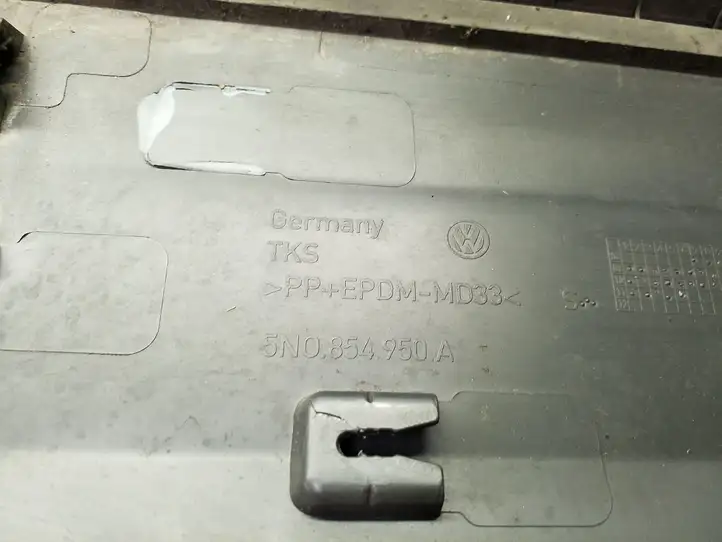 Volkswagen Tiguan (2007 - 2011) 5N0854950A Молдинги задней двери — фото 6
