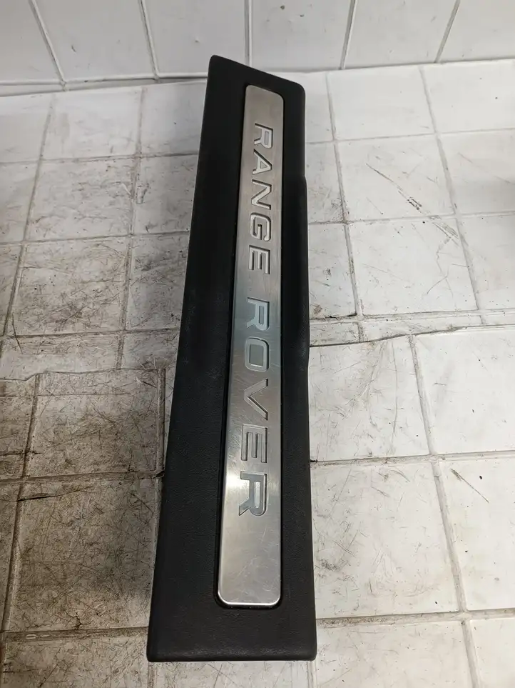 Land Rover Evoque I (2011 - 2015) BJ3213200A Внутренняя отделка переднего порога — фото 1