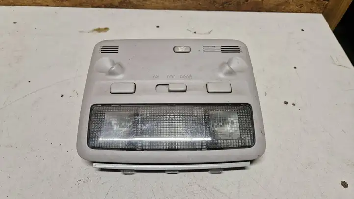 Toyota Avensis T250 (2006 - 2009) 17675013 Передняя подсветка — фото 1