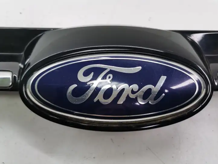 Ford Focus (2011 - 2015) BM518A133C Верхняя решетка радиатора — фото 6