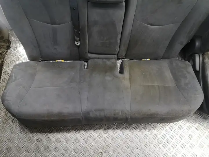 Toyota Prius (XW30) (2009 - 2015) Комплект салона — фото 2