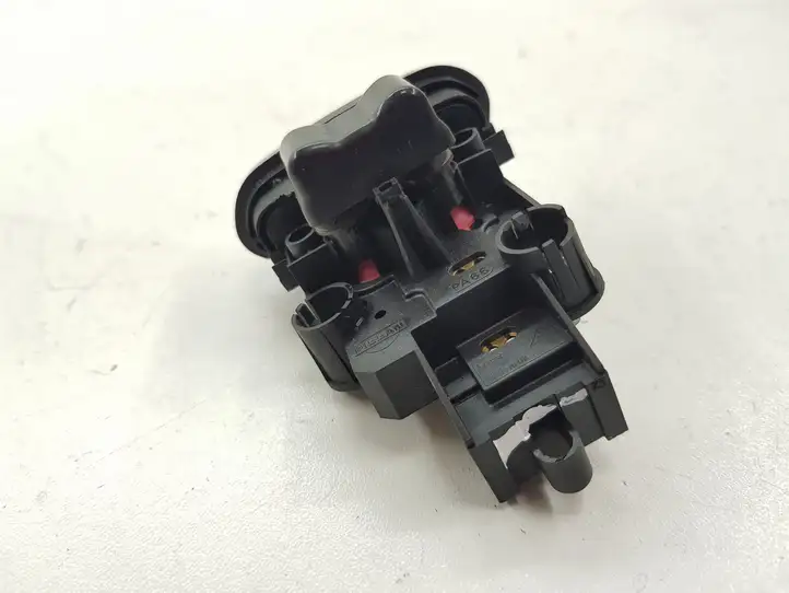 Nissan X-Trail T30 (2001 - 2007) 54355381B Кнопки на рулевом колесе — фото 4