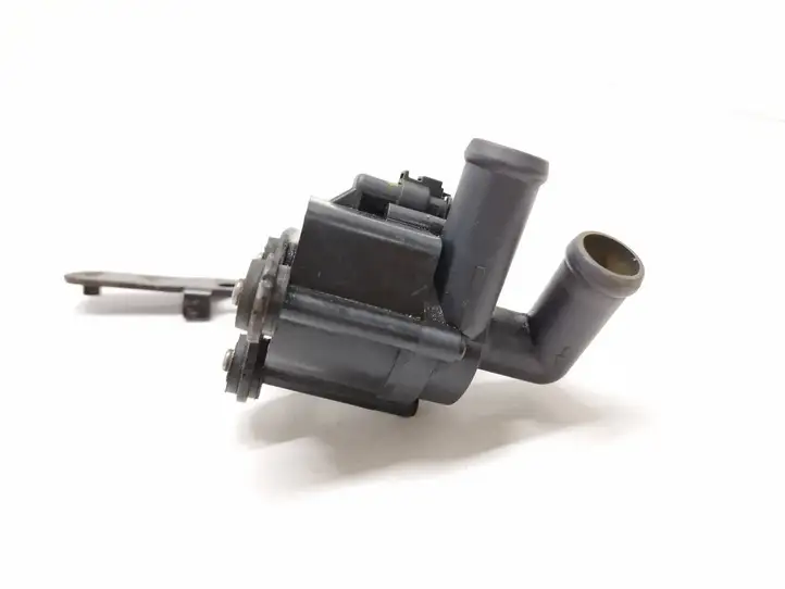 Skoda Octavia Mk2 (1Z) (2004 - 2013) 5N0965561 Электроциркуляционный насос — фото 1
