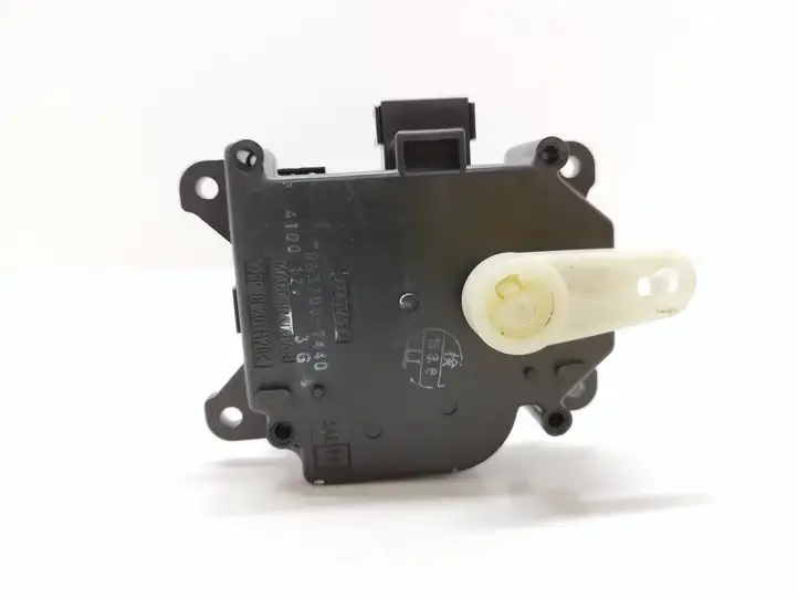Toyota Prius (XW20) (2003 - 2009) 0637007440 Двигатель задвижки потока воздуха — фото 4