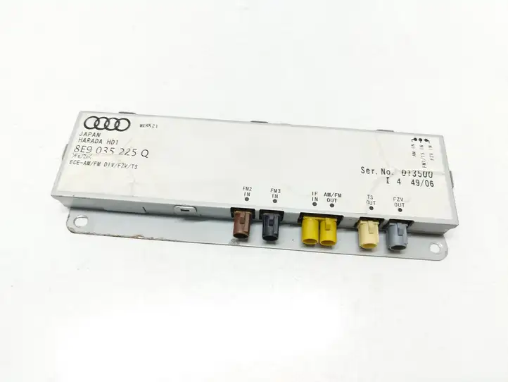 Audi A4 S4 B8 8K (2007 - 2011) 8E9035225Q Усилитель антенны — фото 1