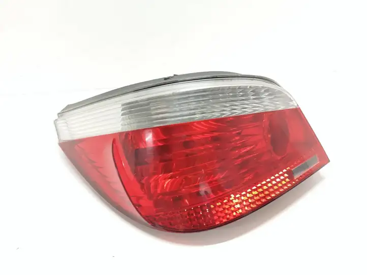 BMW 5 E60 E61 (2004 - 2010) 6910767 Задний фонарь в кузове — фото 1