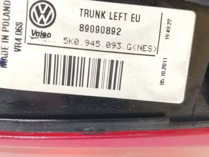 Volkswagen Golf VI (2009 - 2013) 5K0945093G Задний фонарь в крышке багажника — фото 2