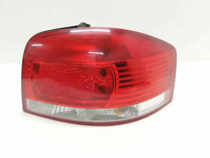 Audi A3/S3 8P (2004 - 2008) 8P0945096 Задний фонарь в кузове — фото 1