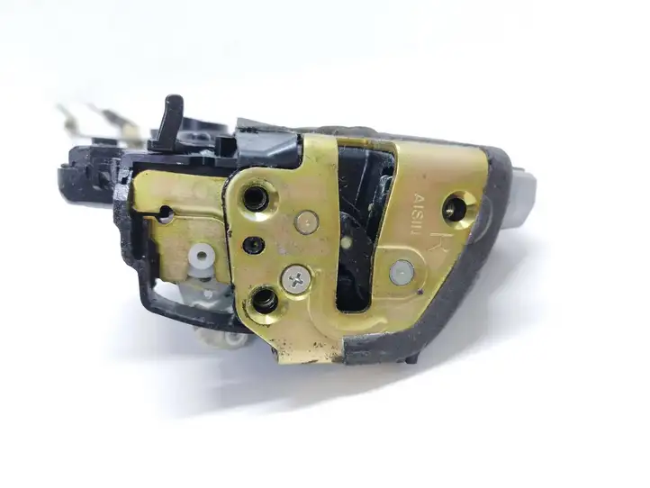 Toyota Avensis T250 (2003 - 2006) UR1 Замок задней двери — фото 4