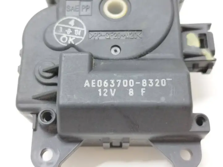 Mitsubishi Colt (2004 - 2008) AE0637008320 Двигатель задвижки потока воздуха — фото 2