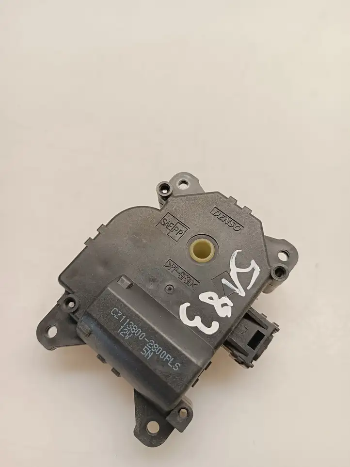 Toyota Yaris (2012 - 2014) CZ1138002800 Двигатель задвижки потока воздуха — фото 1