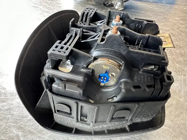 Renault Megane III (2009 - 2016) 985701921R Подушка безопасности руля — фото 2