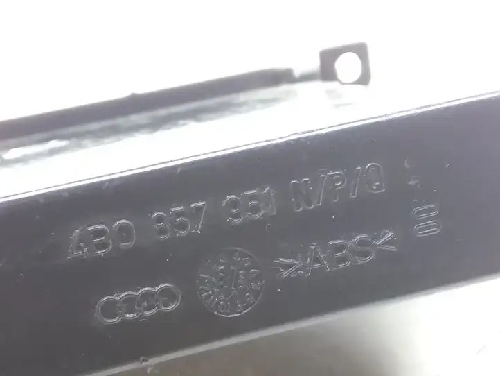 Audi A6 S6 C5 4B (2001 - 2004) 4B0857951 Передняя пепельница — фото 5
