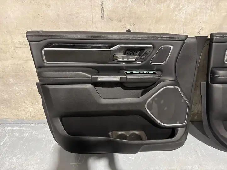 Dodge Ram (2018 - ) Комплект салона — фото 18