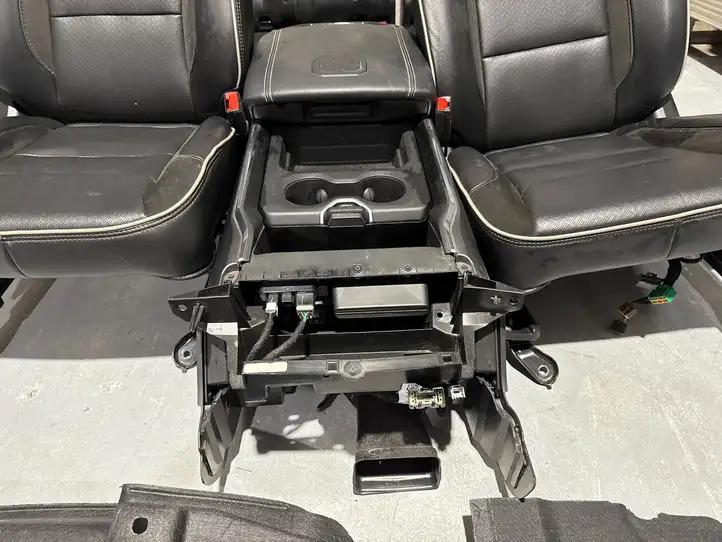 Dodge Ram (2018 - ) Комплект салона — фото 23