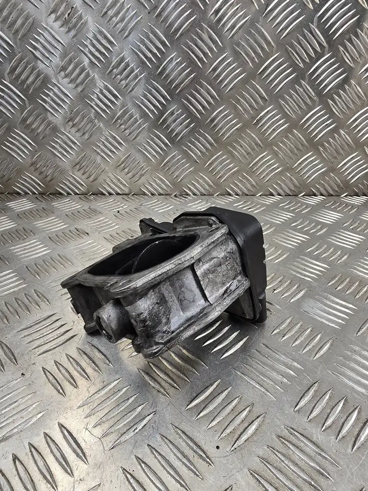 Audi A4 S4 B9 (2015 - 2019) 059129593AG Дроссельная заслонка — фото 3