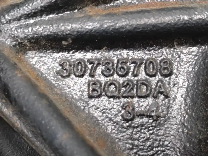 Volvo XC90 (2006 - 2014) 30735708 Кронштейн переднего редуктора — фото 4