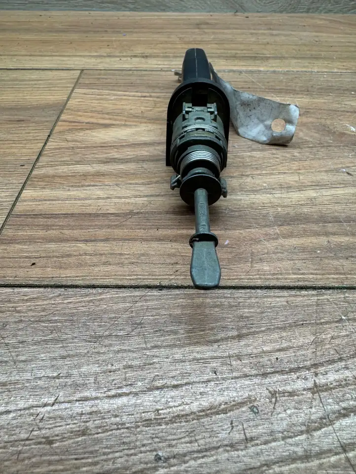 Volkswagen Caddy (2004 - 2010) 2K0837167 Замок двери передней — фото 3
