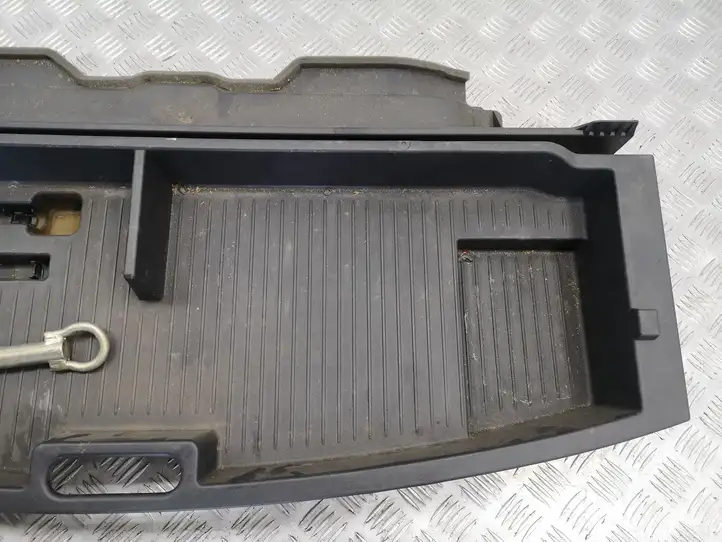 Mazda 5 (2005 - 2010) Ящик для хранения в багажнике — фото 4