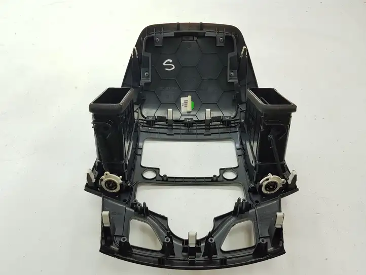 Hyundai i30 (2007 - 2012) 847402R800 Центральный воздушный дефлектор — фото 13