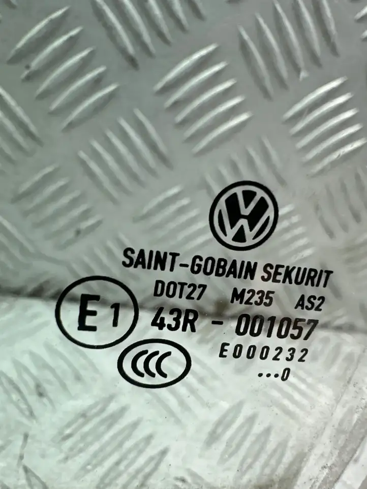 Volkswagen Tiguan (2007 - 2011) 43R001057 Стекло задней двери — фото 2