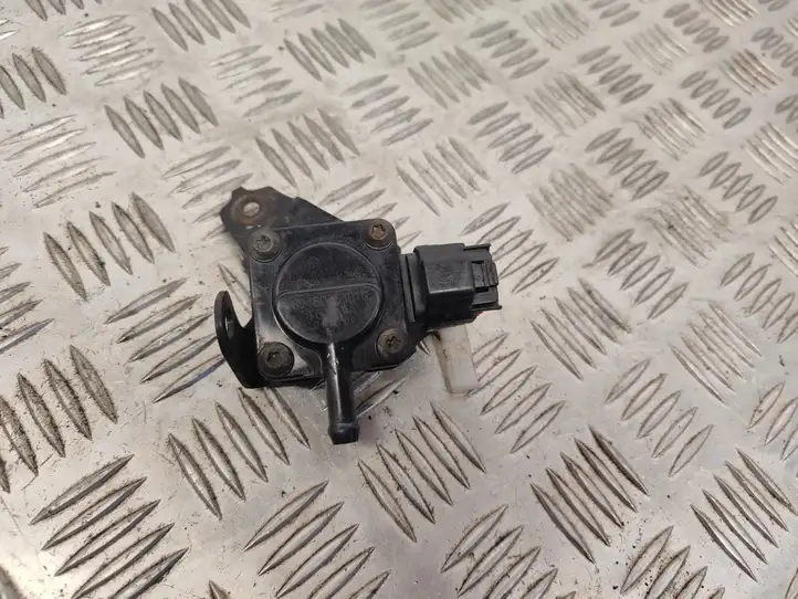 Lexus IS 220D-250-350 (2005 - 2010) 8948053010 Датчик давления выхлопных газов — фото 1