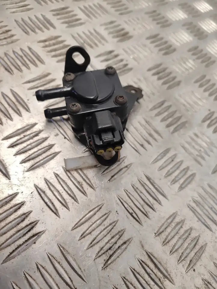 Lexus IS 220D-250-350 (2005 - 2010) 8948053010 Датчик давления выхлопных газов — фото 4