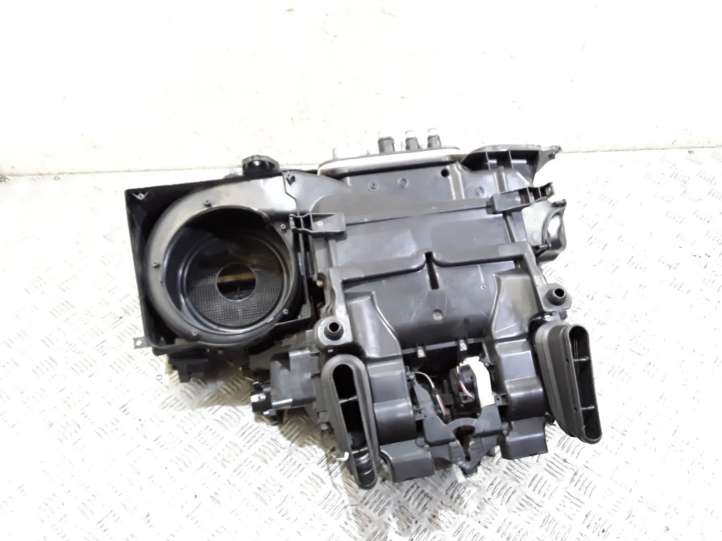 6411837994523 BMW 7 E65 E66 Salono oro mazgo plastikinis korpusas