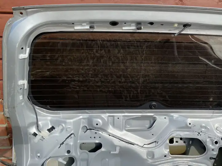 Toyota RAV 4 (XA30) (2006 - 2016) Заднее стекло — фото 4