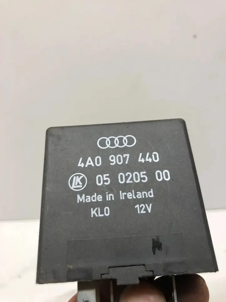 Audi A4 S4 B8 8K (2007 - 2011) 4A0907440 Реле интервала стеклоочистителей — фото 3