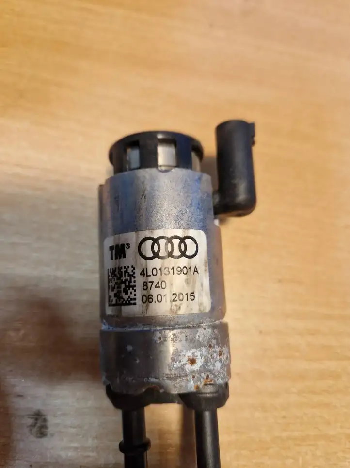 Audi A8 S8 D4 4H (2013 - 2017) 4L0131901A Насос AdBlue — фото 3