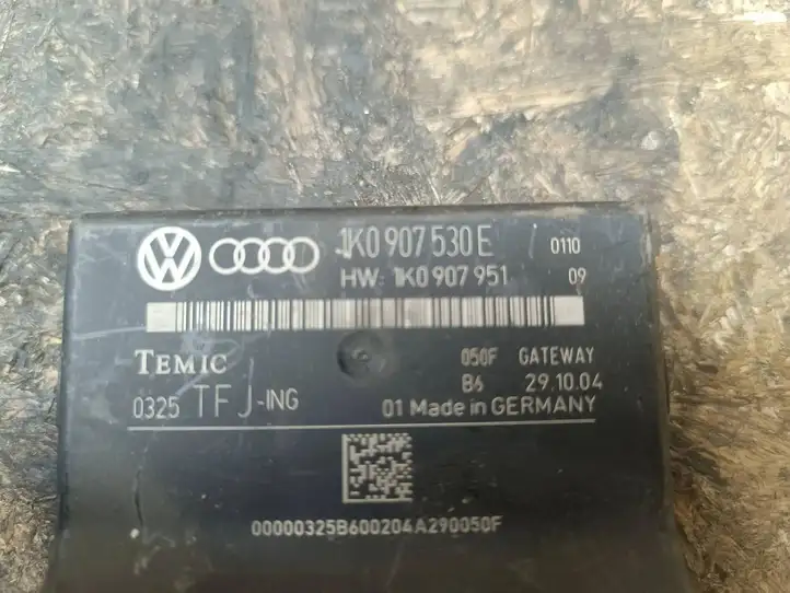 Volkswagen Touran I (2003 - 2010) 1K0907530E Модуль Gateway — фото 2