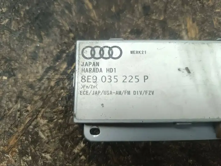 Audi A4 S4 B7 8E 8H (2004 - 2009) 8E9035225P Усилитель антенны — фото 4