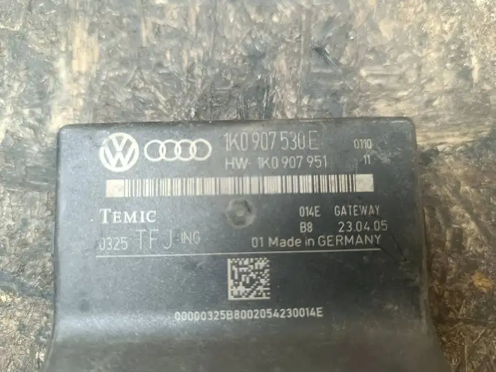 Volkswagen Touran I (2003 - 2010) 1K0907530E Модуль Gateway — фото 3
