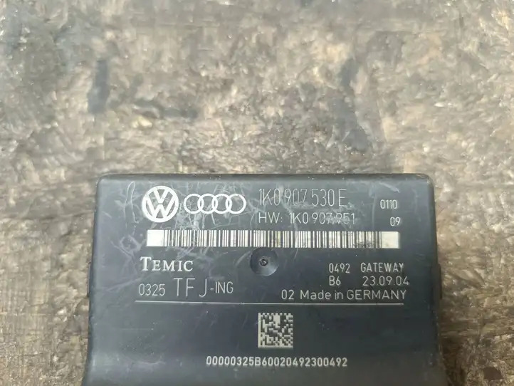 Volkswagen Touran I (2003 - 2010) 1K0907530E Модуль Gateway — фото 3