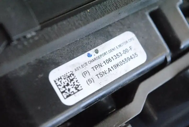 Tesla Model X (2015 - 2021) 106135300F Кабель для зарядки электромобилей — фото 4