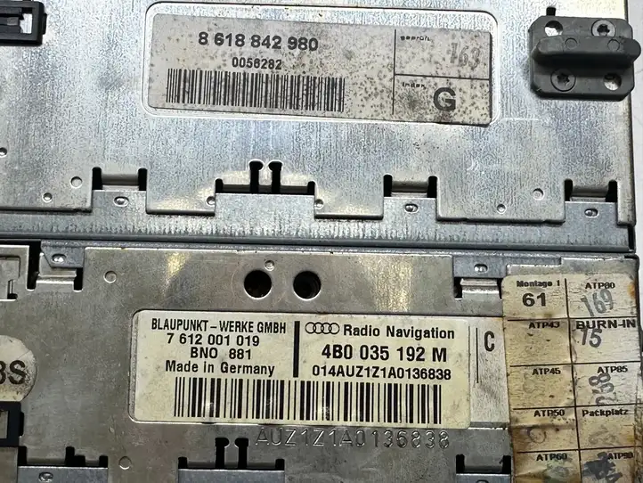 Audi A6 S6 C5 4B (1997 - 2001) 4B0035192M Магнитола / мультимедийная система — фото 2
