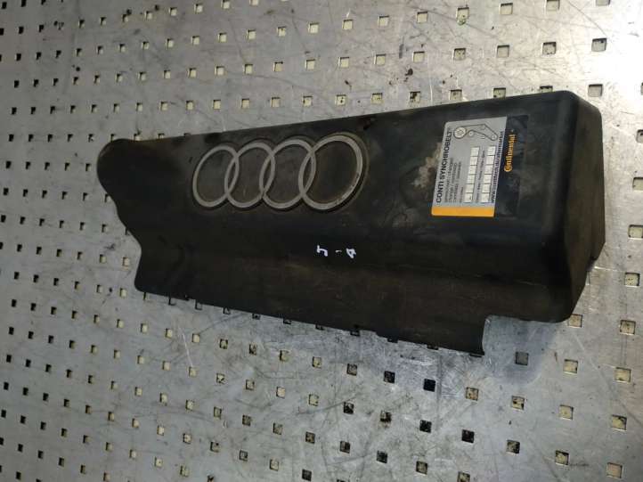 06B103935 Audi A4 S4 B5 8D Variklio dangtis (apdaila)