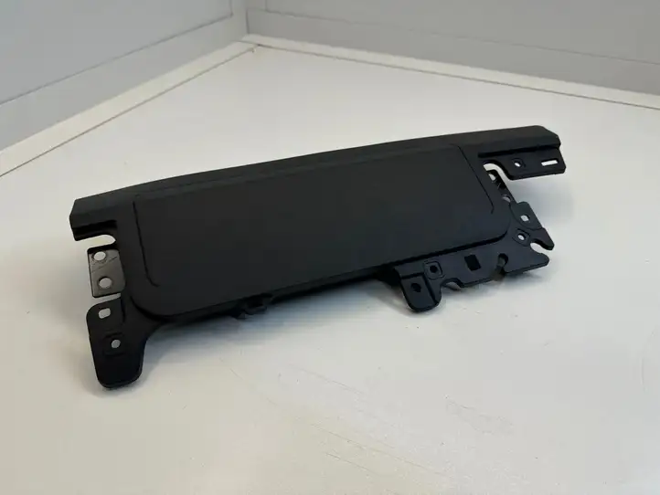 Tesla Model Y (2019 - 2024) 107782600D Коленная подушка безопасности — фото 2