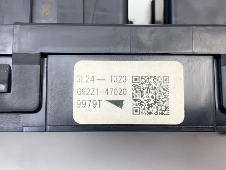 Toyota Prius+ (ZVW40) (2011 - 2018) G92Z147020 Блок предохранителей — фото 5