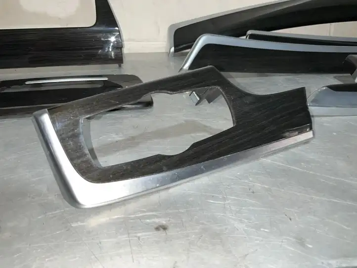 BMW 5 F10 F11 (2009 - 2016) 14537310 Декоративная отделка — фото 28