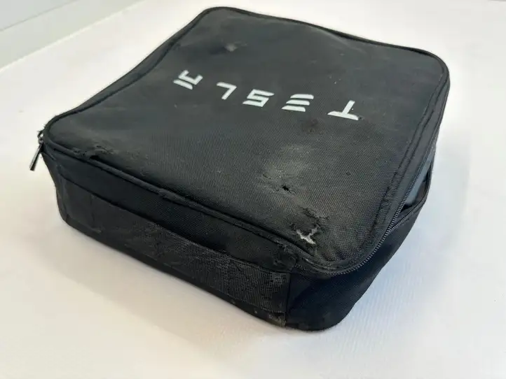 Tesla Model Y (2019 - 2024) 110178900J Кабель для зарядки электромобилей — фото 4
