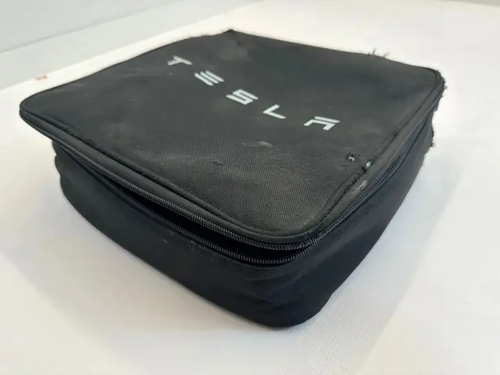 Tesla Model Y (2019 - 2024) 110178900J Кабель для зарядки электромобилей — фото 5