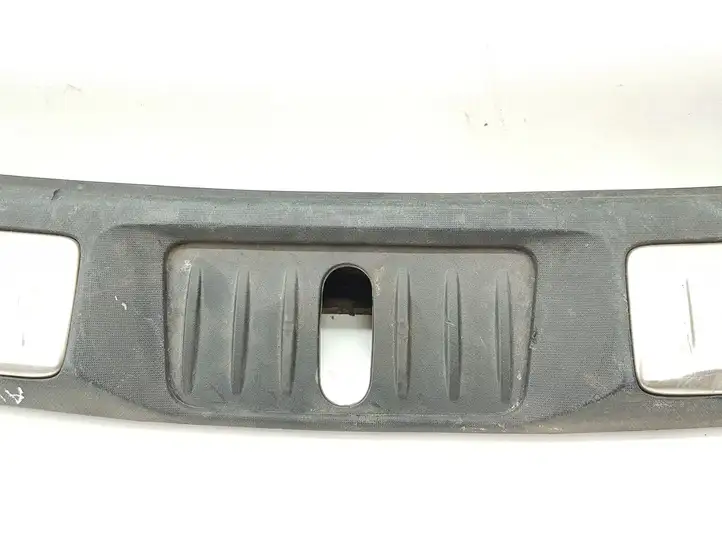 Toyota Avensis T270 (2009 - 2012) 5838705110 Отделка порога багажника — фото 4