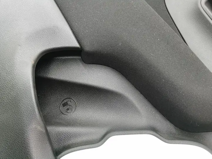 Jeep Renegade (2014 - ) 07356000300 Обшивка задней двери — фото 6
