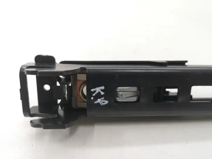 Mercedes-Benz A W169 (2004 - 2012) A1698600588 Регулятор высоты ремня безопасности — фото 2