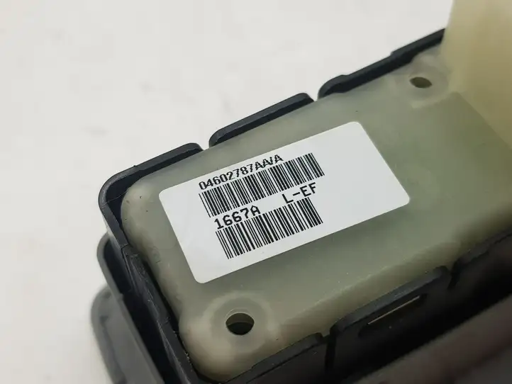Chrysler 300 - 300C (2005 - 2011) 04602787AAA Кнопка стеклоподъемников — фото 5