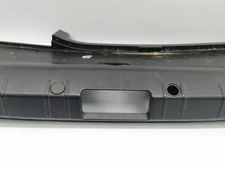 BMW 7 E65 E66 (2001 - 2008) 8223560 Отделка порога багажника — фото 5